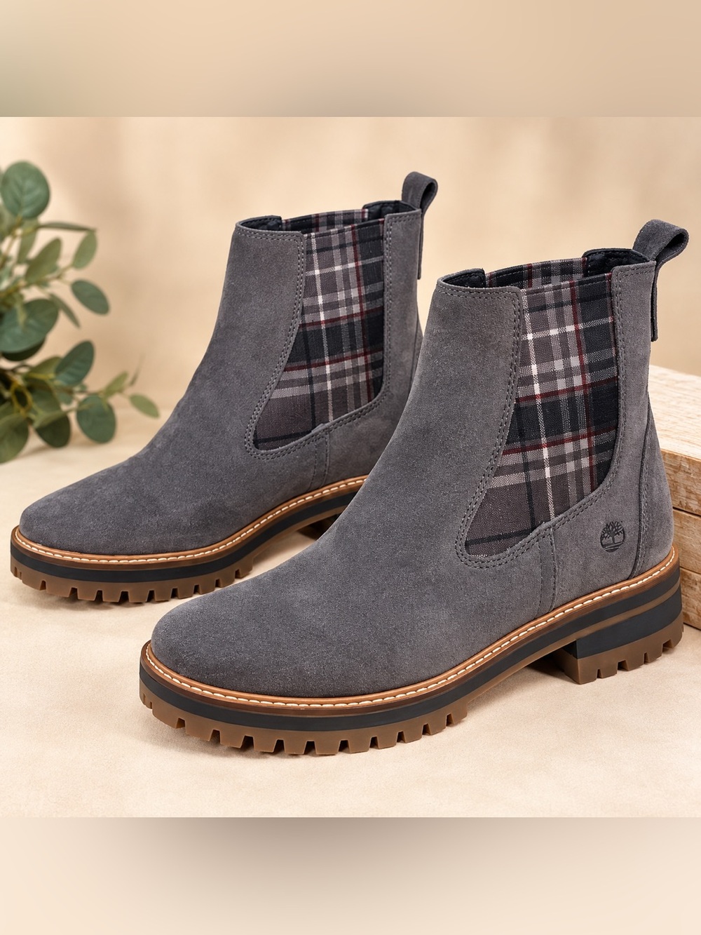 Timberland Courmayeur Valley Chelsea Boots – Gray Suede & Plaid
